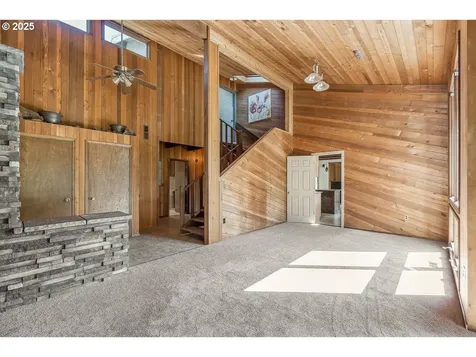 27690 SW Strawberry Hill Drive Hillsboro OR 97123