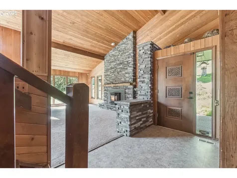 27690 SW Strawberry Hill Drive Hillsboro OR 97123