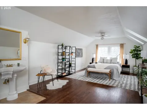 1969 SE 25th Avenue Portland OR 97214