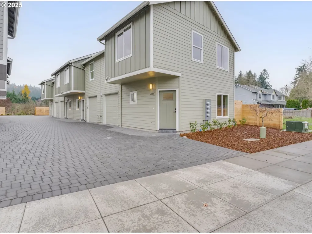 14362 SE Knight Street Portland OR 97236