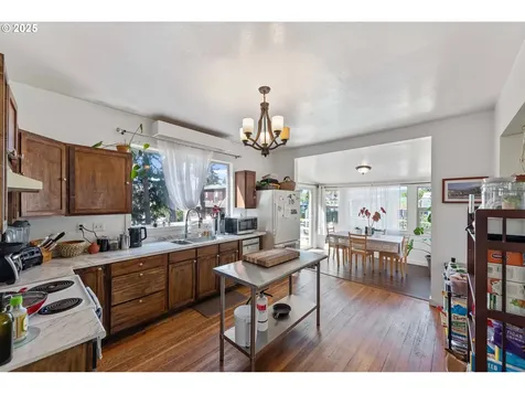 246 D Street Coos Bay OR 97420