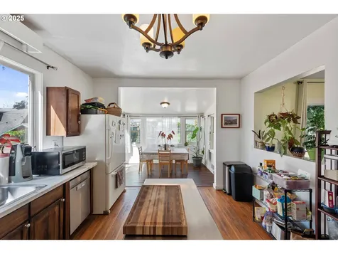 246 D Street Coos Bay OR 97420
