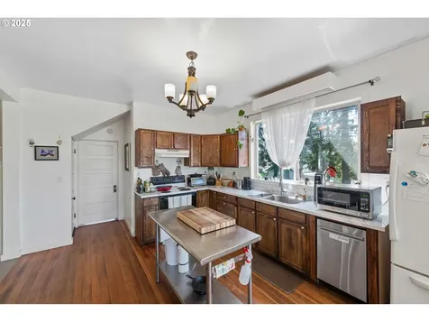 246 D Street Coos Bay OR 97420