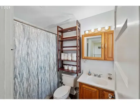 246 D Street Coos Bay OR 97420