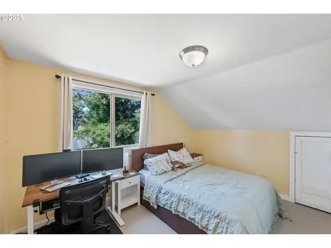 246 D Street Coos Bay OR 97420