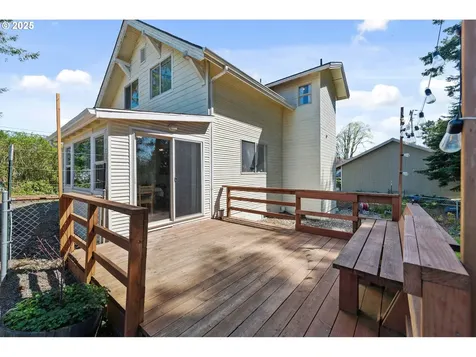 246 D Street Coos Bay OR 97420