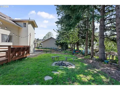246 D Street Coos Bay OR 97420
