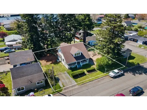 246 D Street Coos Bay OR 97420