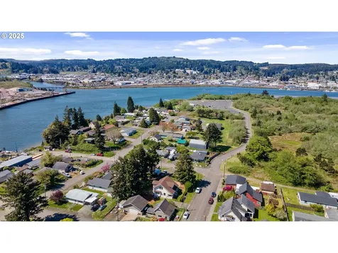 246 D Street Coos Bay OR 97420