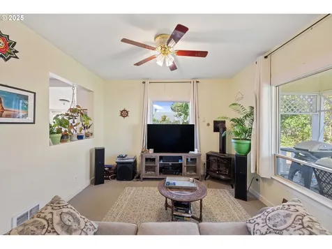 246 D Street Coos Bay OR 97420