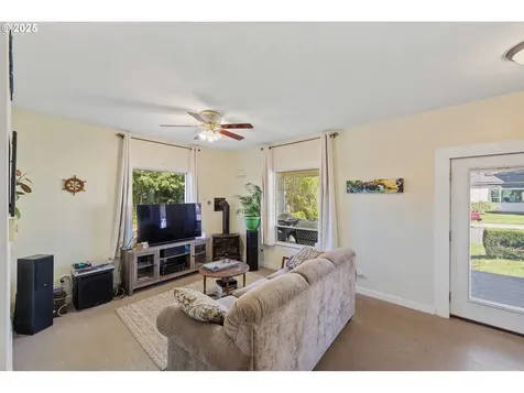 246 D Street Coos Bay OR 97420