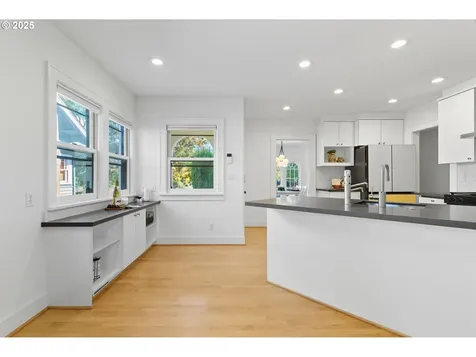 3175 NE Regents Drive Portland OR 97212