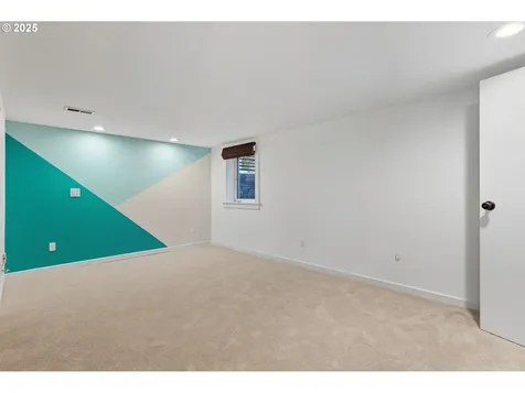3175 NE Regents Drive Portland OR 97212