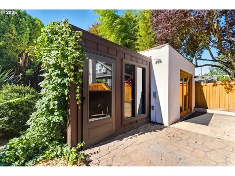 3175 NE Regents Drive Portland OR 97212
