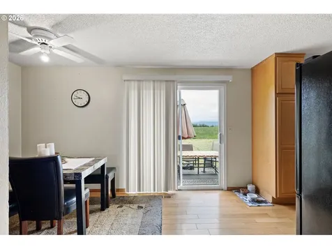 375 Park Lane Harrisburg OR 97446