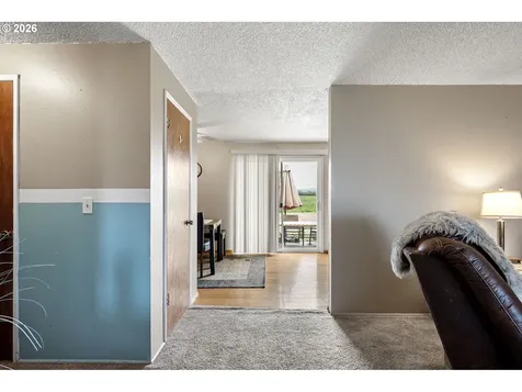 375 Park Lane Harrisburg OR 97446