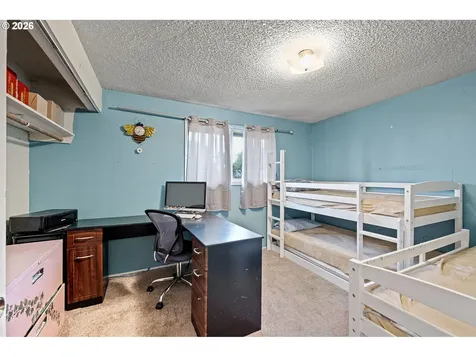 375 Park Lane Harrisburg OR 97446