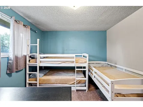 375 Park Lane Harrisburg OR 97446