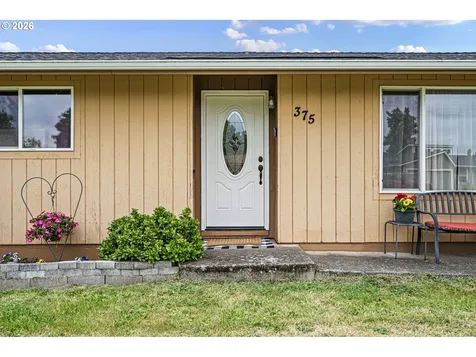375 Park Lane Harrisburg OR 97446