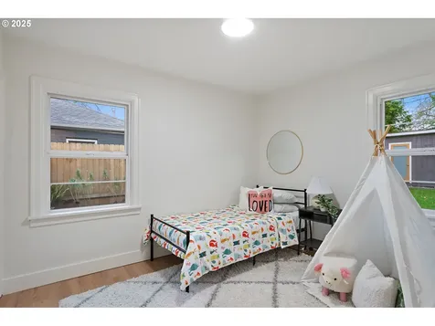 6321 SE Tibbetts Street Portland OR 97206