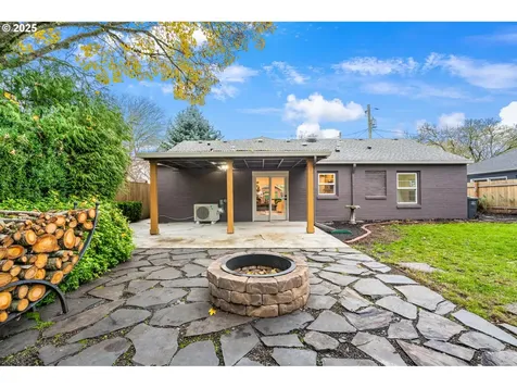 6321 SE Tibbetts Street Portland OR 97206