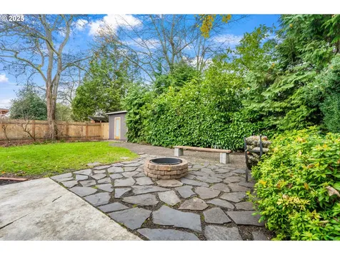 6321 SE Tibbetts Street Portland OR 97206