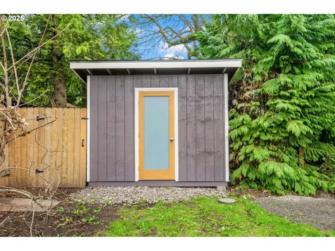 6321 SE Tibbetts Street Portland OR 97206