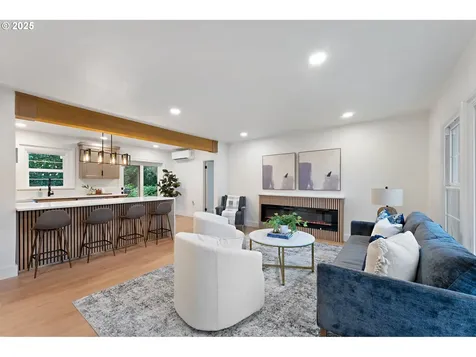 6321 SE Tibbetts Street Portland OR 97206