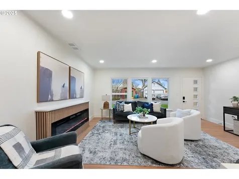 6321 SE Tibbetts Street Portland OR 97206
