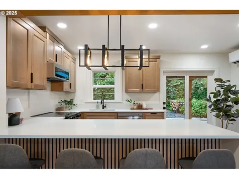 6321 SE Tibbetts Street Portland OR 97206