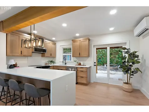 6321 SE Tibbetts Street Portland OR 97206