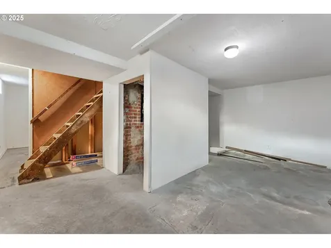 1432 NE Rosa Parks Way Portland OR 97211