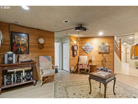 913 Starveout Creek Road Azalea OR 97410