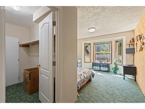 913 Starveout Creek Road Azalea OR 97410