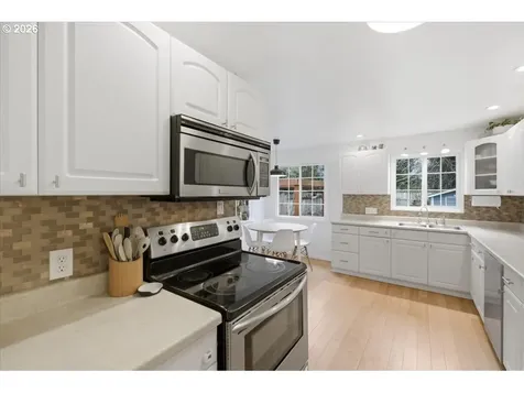 1770 D Street NE Salem OR 97301