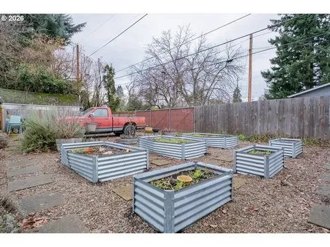 1770 D Street NE Salem OR 97301