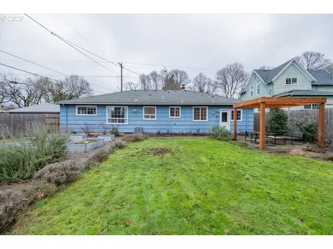 1770 D Street NE Salem OR 97301