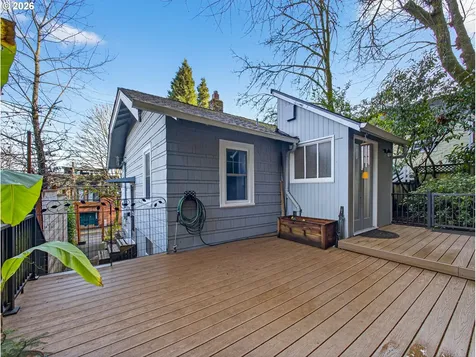 6407 S Corbett Avenue Portland OR 97239