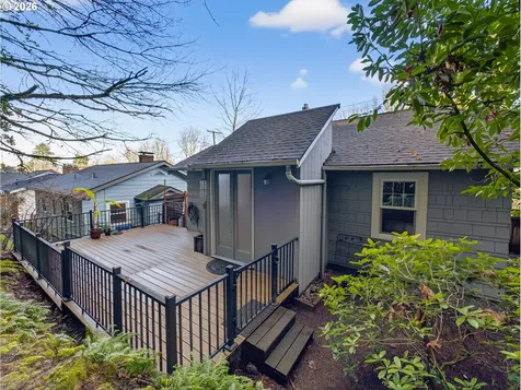 6407 S Corbett Avenue Portland OR 97239