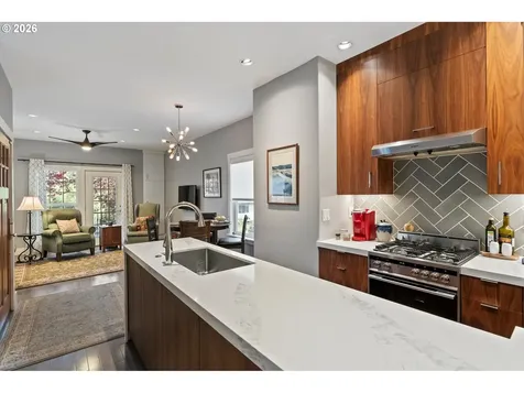 2200 SE 48th Avenue Portland OR 97215