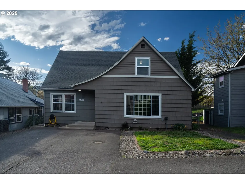 1816 SE Eddy Street Roseburg OR 97470