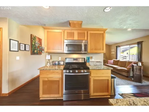 332 SW Kalmia Avenue Warrenton OR 97146