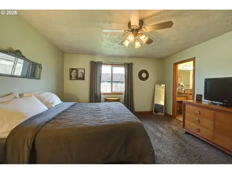 332 SW Kalmia Avenue Warrenton OR 97146