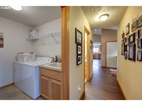 332 SW Kalmia Avenue Warrenton OR 97146