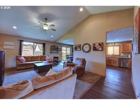 332 SW Kalmia Avenue Warrenton OR 97146