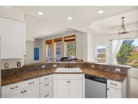 360 Capital Lane Roseburg OR 97471