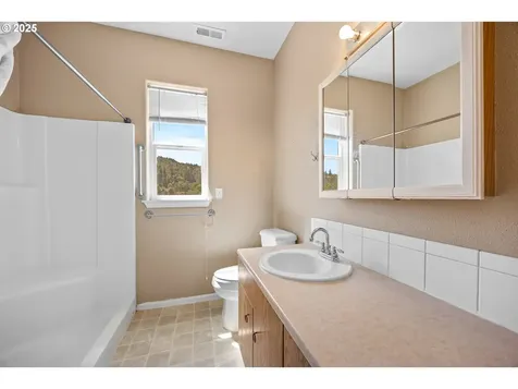 360 Capital Lane Roseburg OR 97471