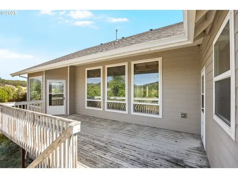 360 Capital Lane Roseburg OR 97471