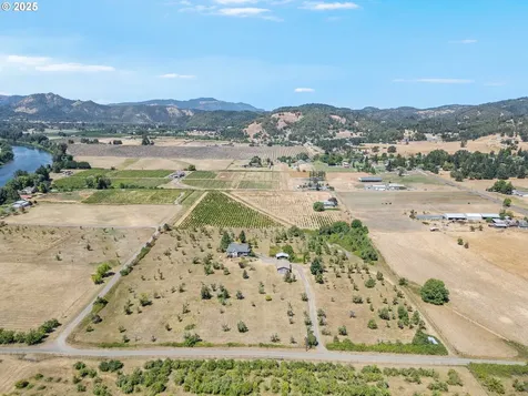 360 Capital Lane Roseburg OR 97471