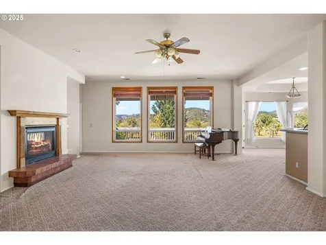 360 Capital Lane Roseburg OR 97471